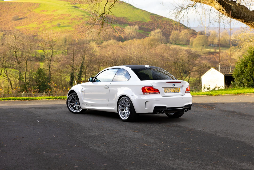 2012 BMW 1M - Image 23 of 31