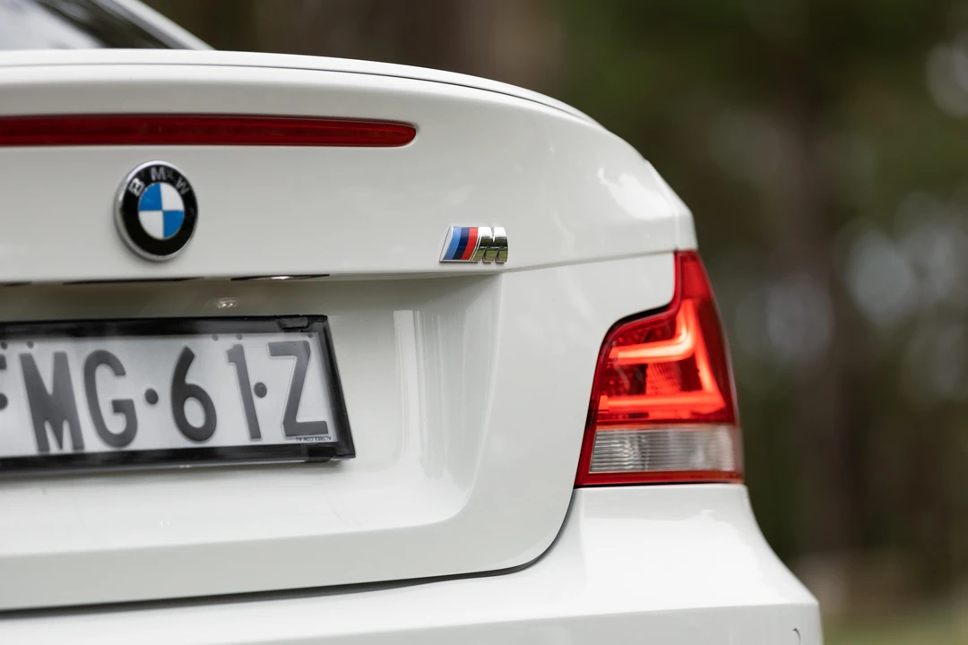 2012 BMW 1M - Image 27 of 31