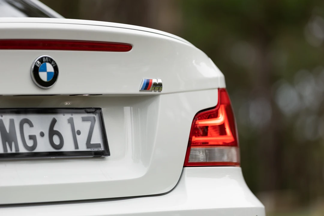 2012 BMW 1M - Image 28 of 31