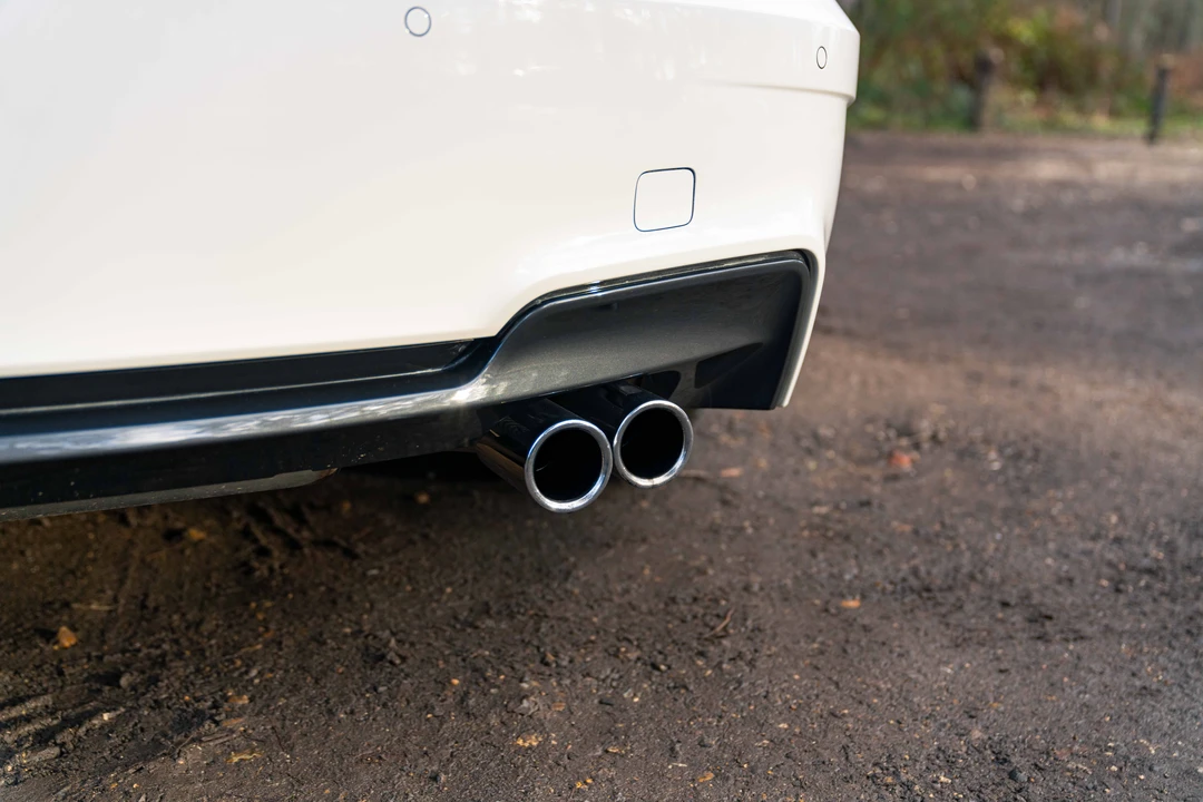 2011 BMW 1M - Image 27 of 31