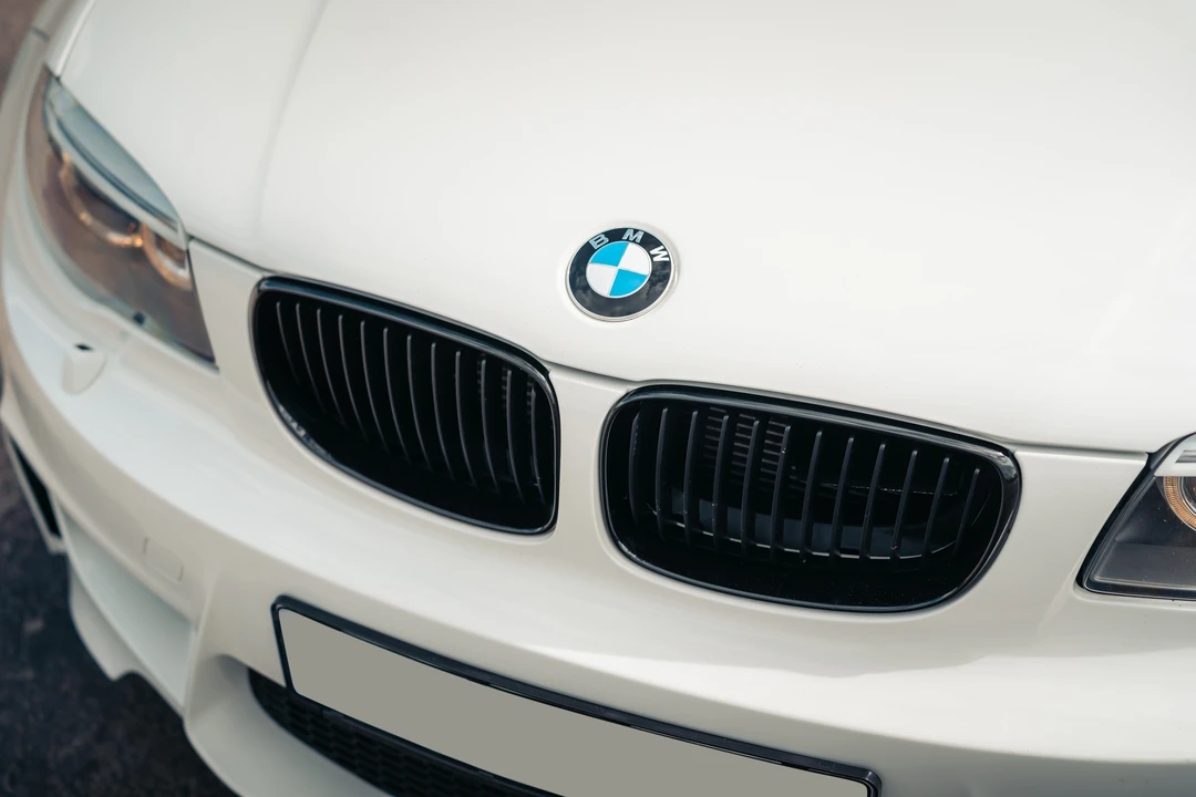 2012 BMW 1M - Image 11 of 31