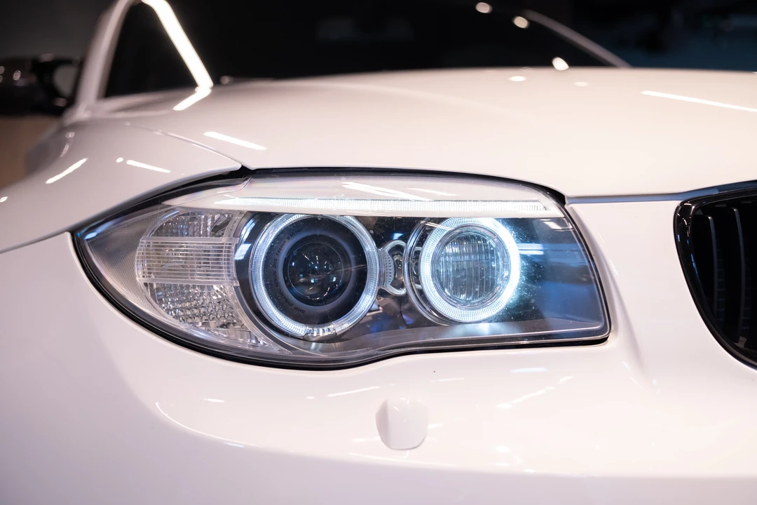 2012 BMW 1M - Image 15 of 31