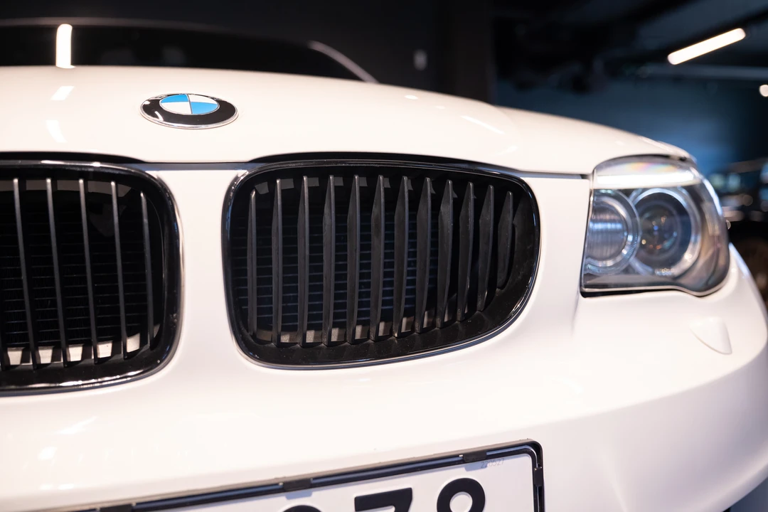 2012 BMW 1M - Image 21 of 31