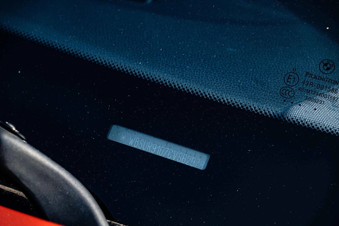 2012 BMW 1M - Image 27 of 31