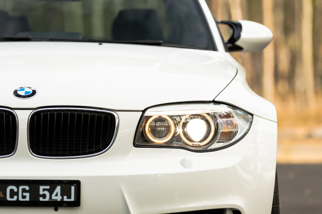 2012 BMW 1M - Image 28 of 31