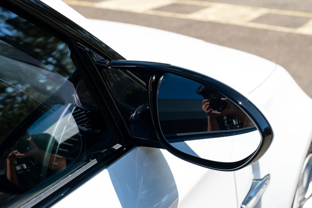 2012 BMW 1M - Image 27 of 31