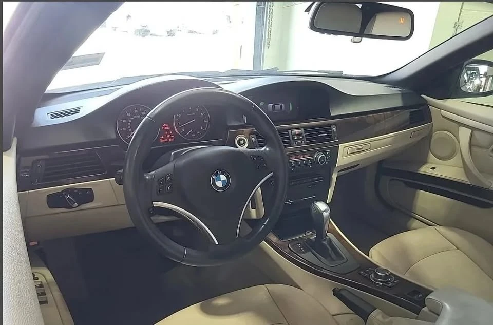 2012 BMW E93 3 Series Convertible - Image 10 of 18