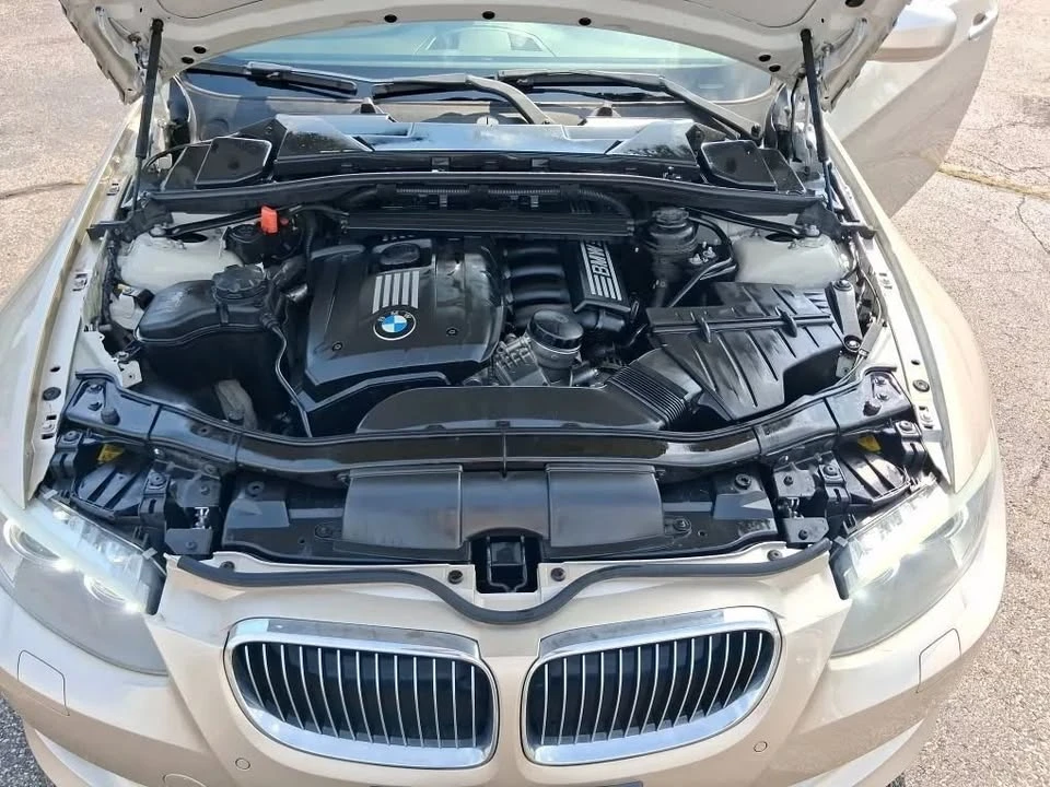2012 BMW E93 3 Series Convertible - Image 15 of 18