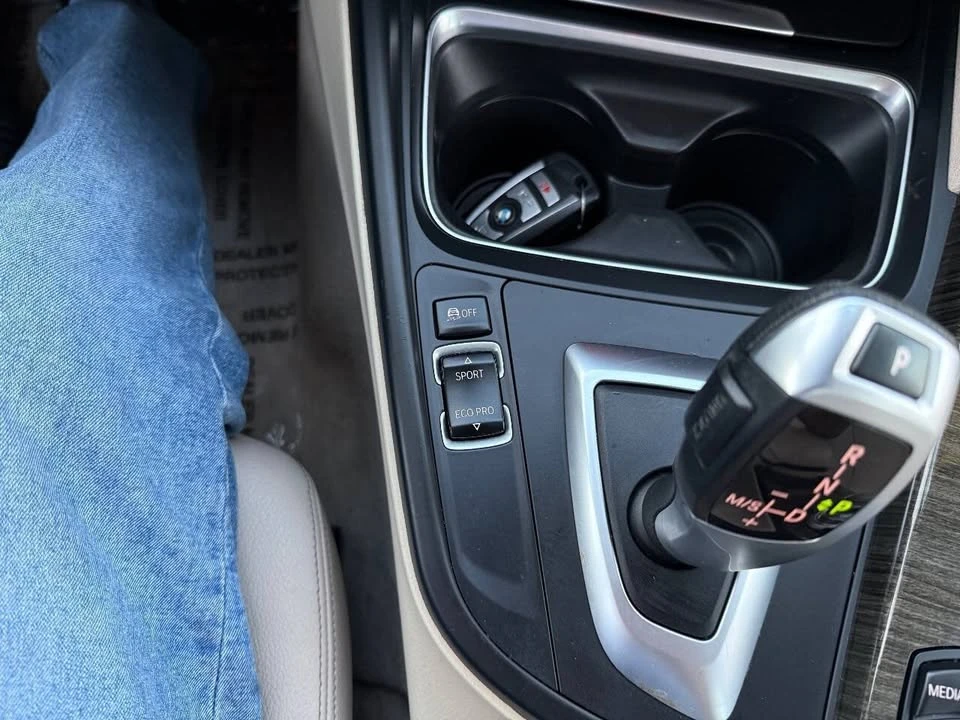 2012 BMW 3 Series - Image 17 of 20