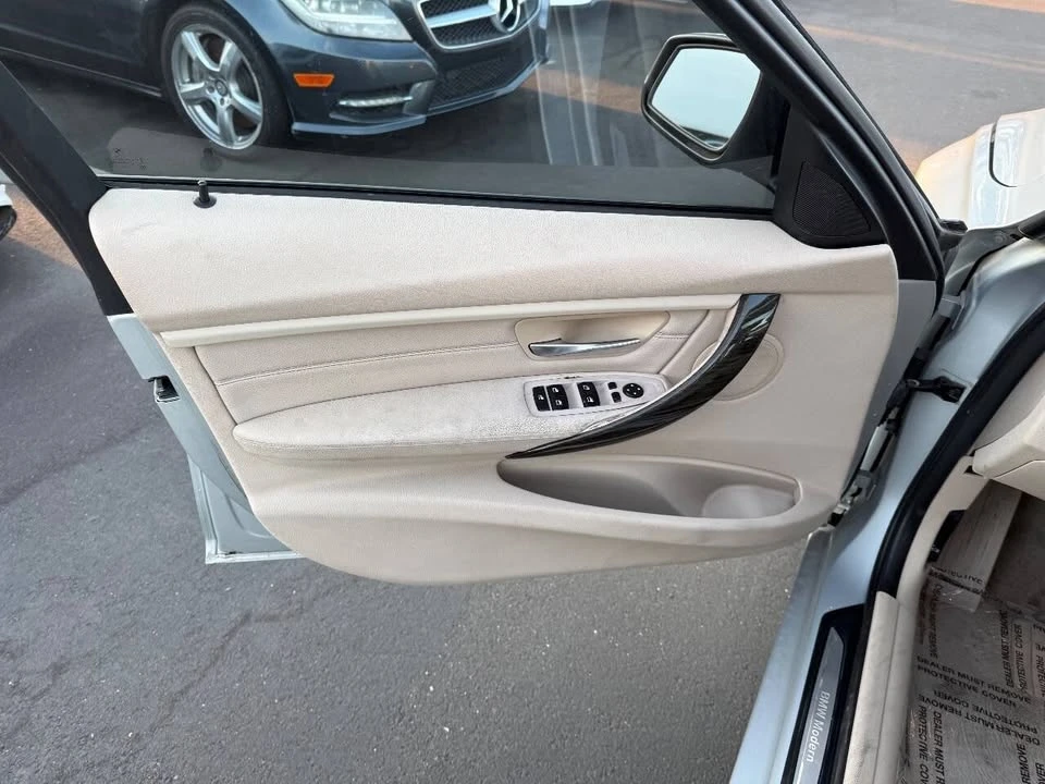 2012 BMW 3 Series - Image 19 of 20