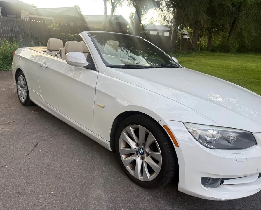 2012 BMW E93 3 Series Convertible - Image 2 of 8