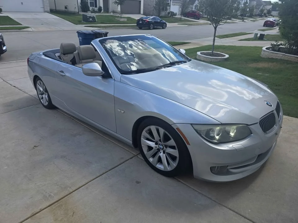 2012 BMW E93 3 Series Convertible - Image 4 of 9