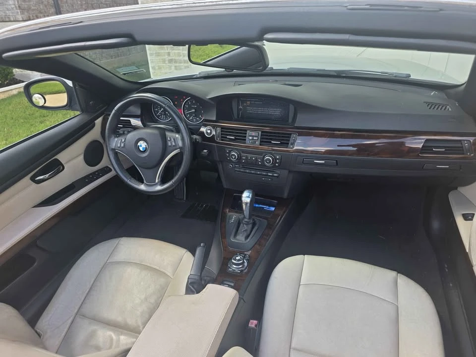 2012 BMW E93 3 Series Convertible - Image 8 of 9