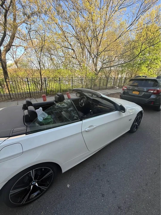 2012 BMW E93 3 Series Convertible - Image 6 of 6
