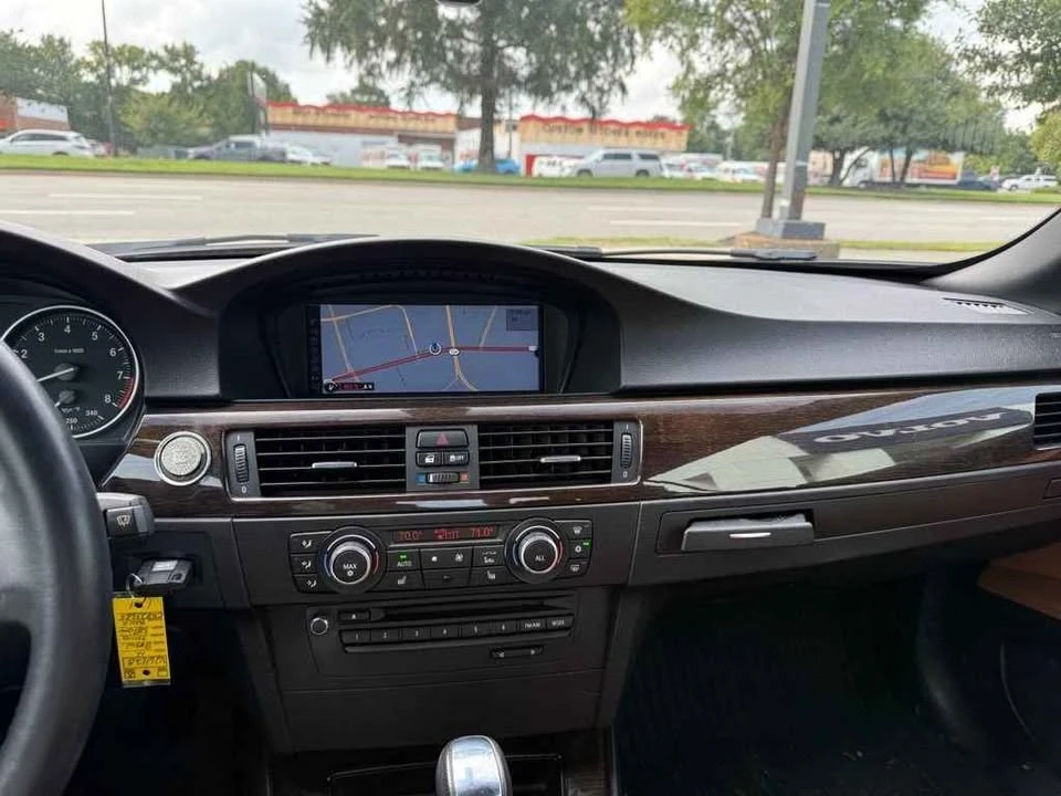 2012 BMW E93 3 Series Convertible - Image 8 of 10