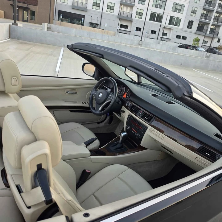 2012 BMW E93 3 Series Convertible - Image 13 of 18