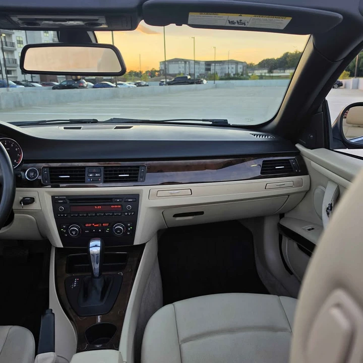 2012 BMW E93 3 Series Convertible - Image 15 of 18