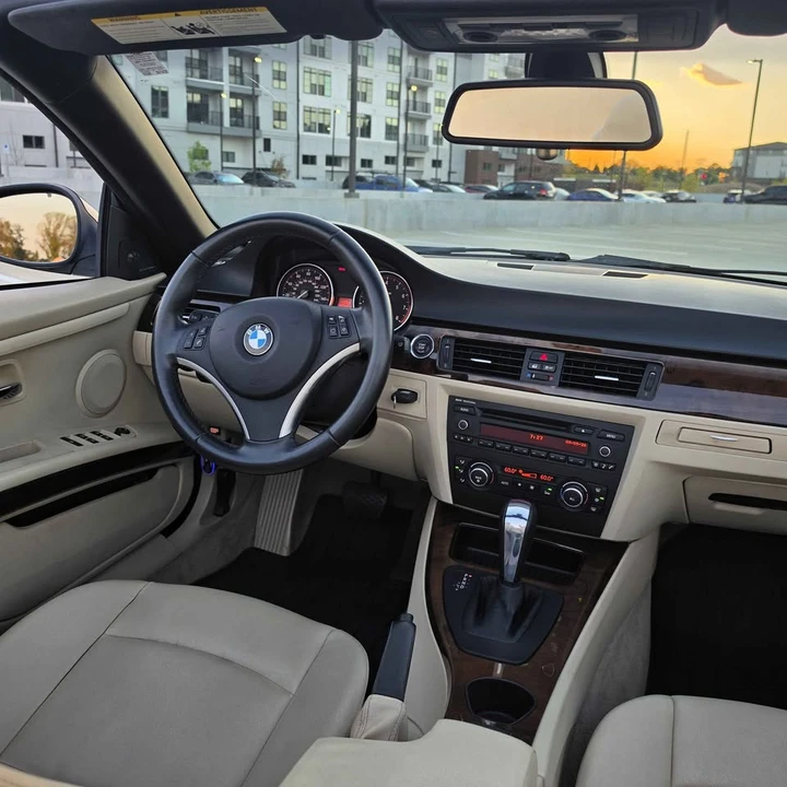 2012 BMW E93 3 Series Convertible - Image 14 of 18
