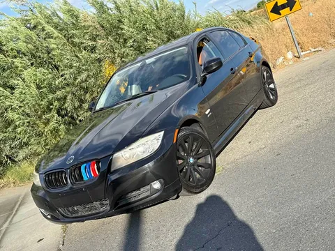 2012 BMW 3 Series 328i xDrive Sedan 4D