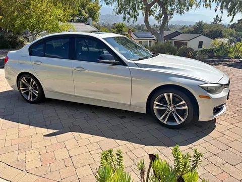 2012 BMW 3 Series 330i Sedan 4D