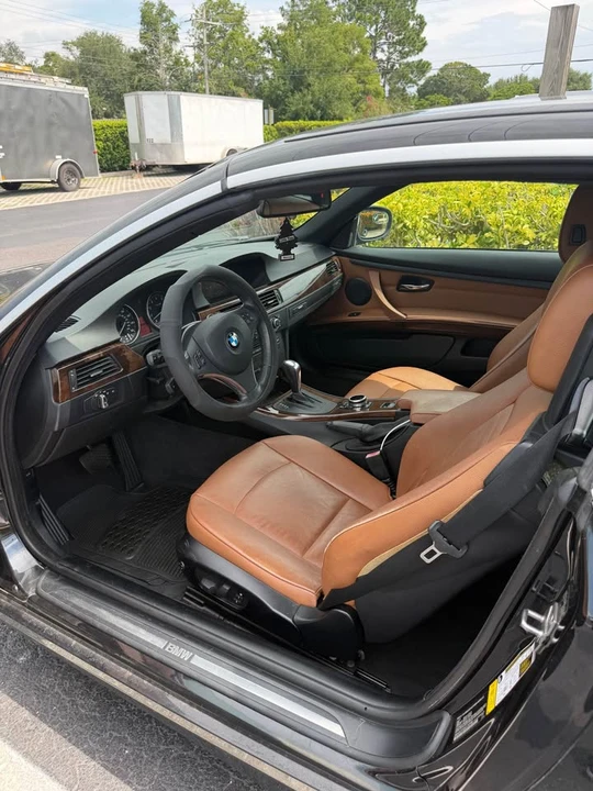 2012 BMW E93 335i Convertible - Image 14 of 17
