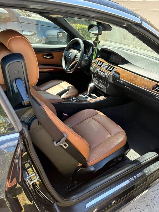 2012 BMW E93 335i Convertible - Image 8 of 10