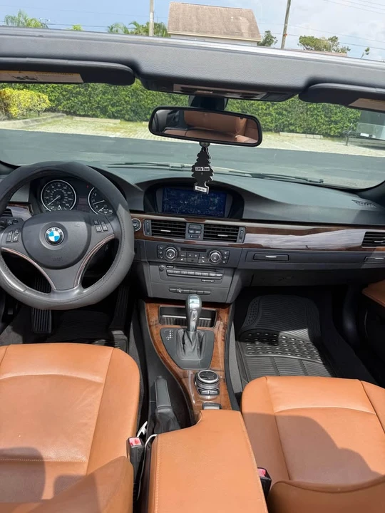 2012 BMW E93 335i Convertible - Image 12 of 18