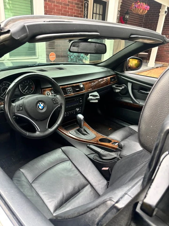 2012 BMW E93 335i Convertible - Image 5 of 6