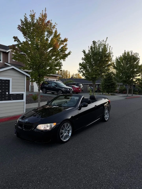 2012 BMW E93 335i Convertible - Image 10 of 12