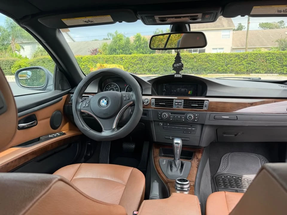 2012 BMW E93 335i Convertible - Image 12 of 17