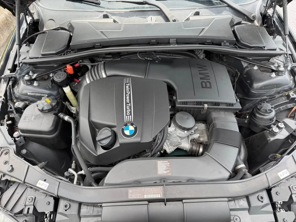 2012 BMW E93 335i Convertible - Image 18 of 18