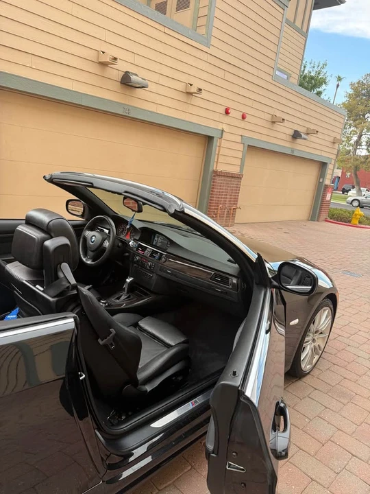 2012 BMW E93 335i Convertible - Image 19 of 20