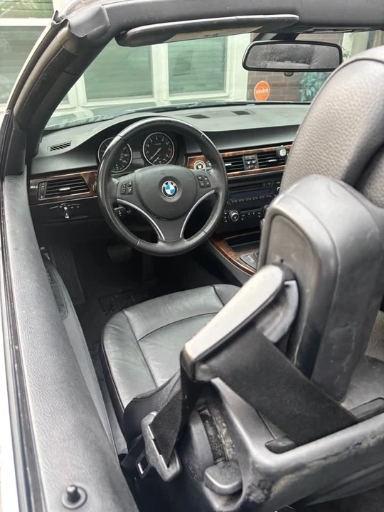 2012 BMW E93 335i Convertible - Image 4 of 6