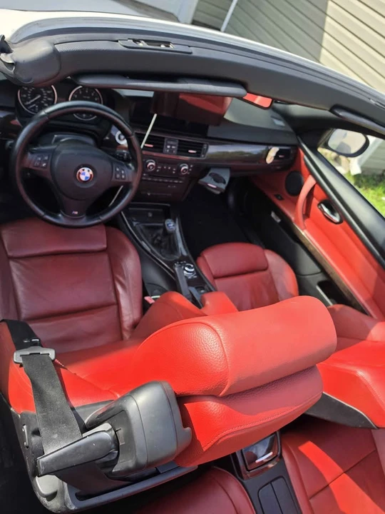 2012 BMW E93 335i Convertible - Image 8 of 11