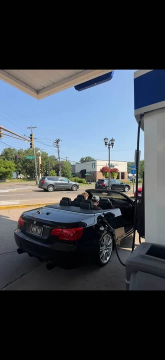 2012 BMW E93 335i Convertible - Image 3 of 3