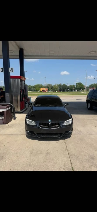 2012 BMW E93 335i Convertible - Image 2 of 3