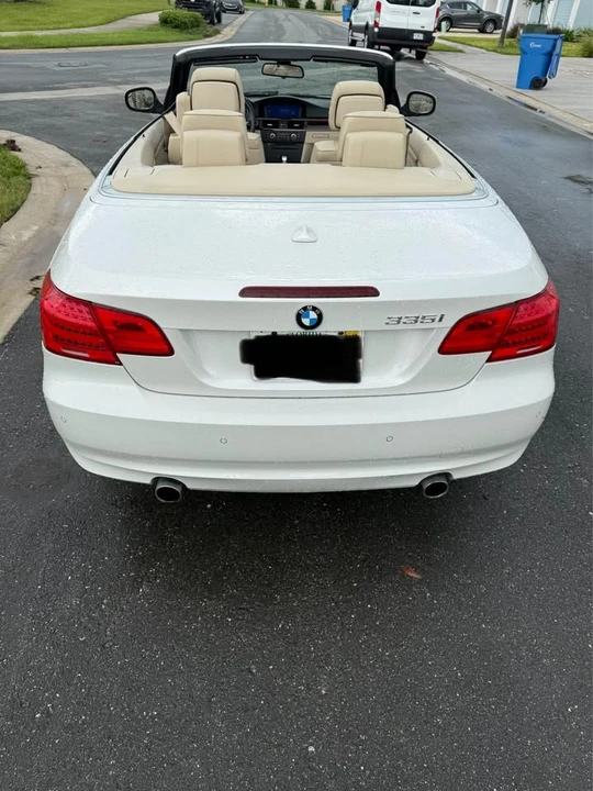 2012 BMW E93 335i Convertible - Image 5 of 8