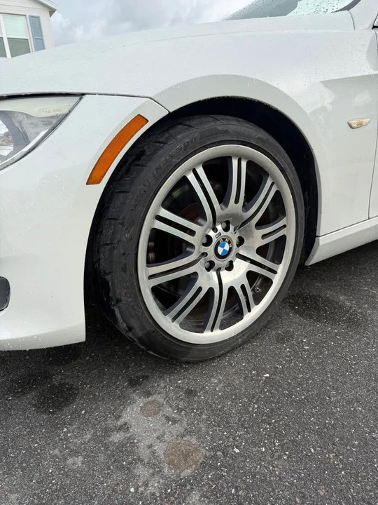2012 BMW E93 335i Convertible - Image 6 of 8