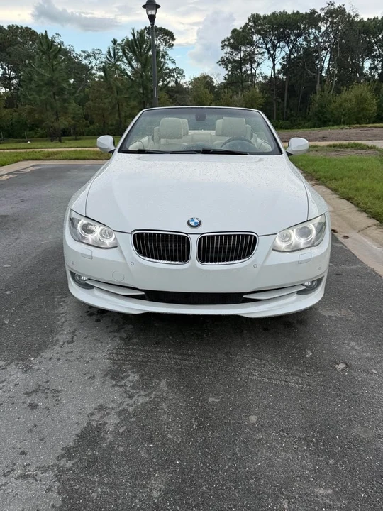 2012 BMW E93 335i Convertible - Image 8 of 8