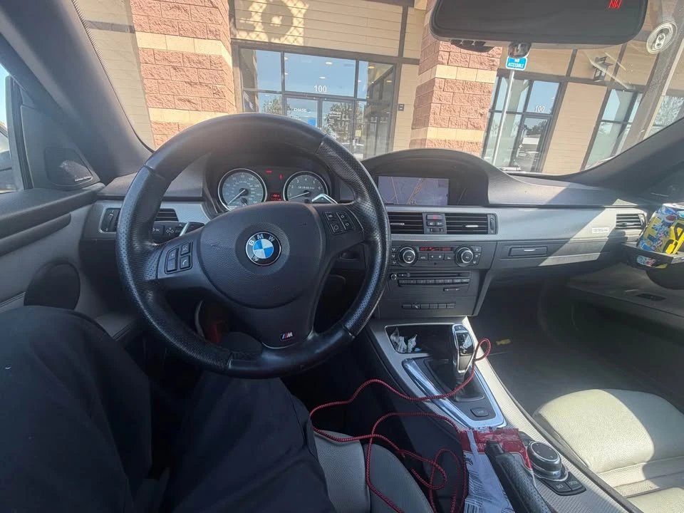 2012 BMW E93 335i Convertible - Image 5 of 6