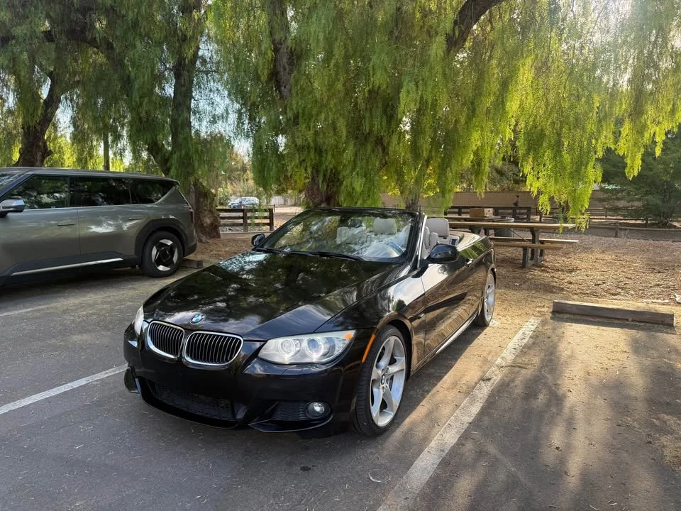 2012 BMW E93 335i Convertible - Image 2 of 13