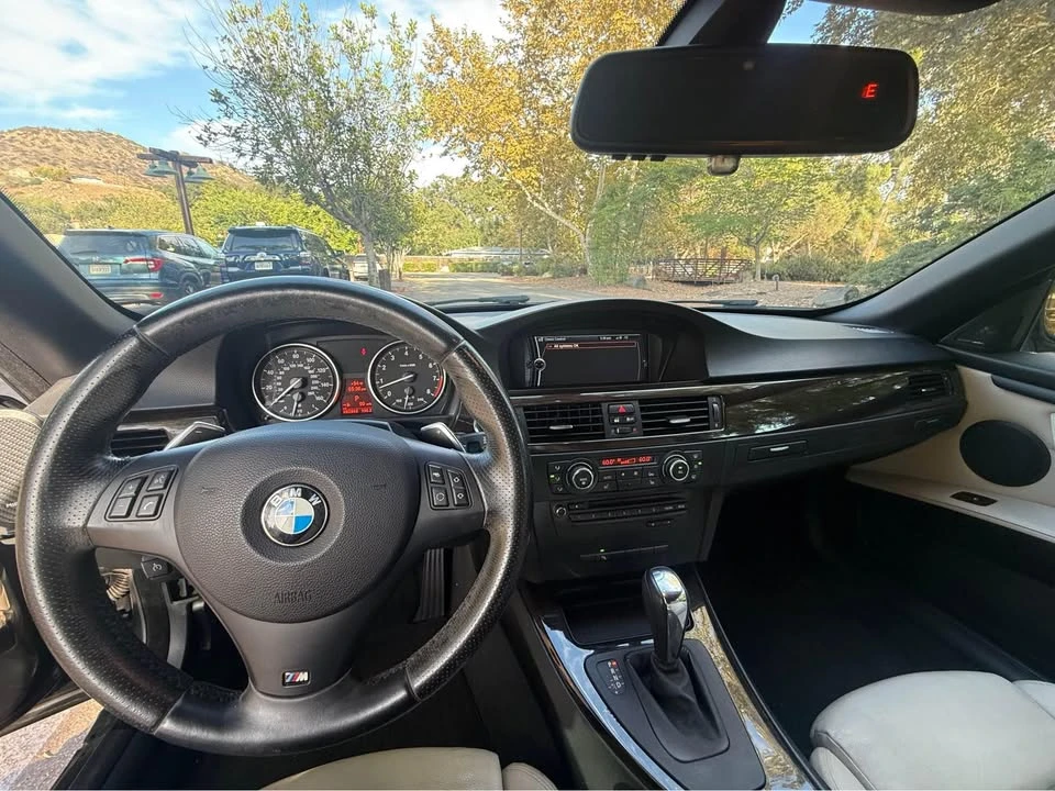 2012 BMW E93 335i Convertible - Image 10 of 13