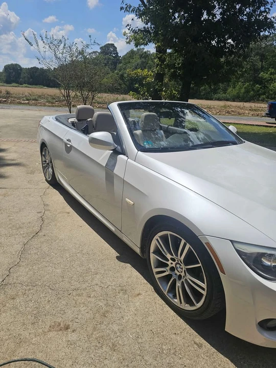 2012 BMW E93 335i Convertible - Image 4 of 7