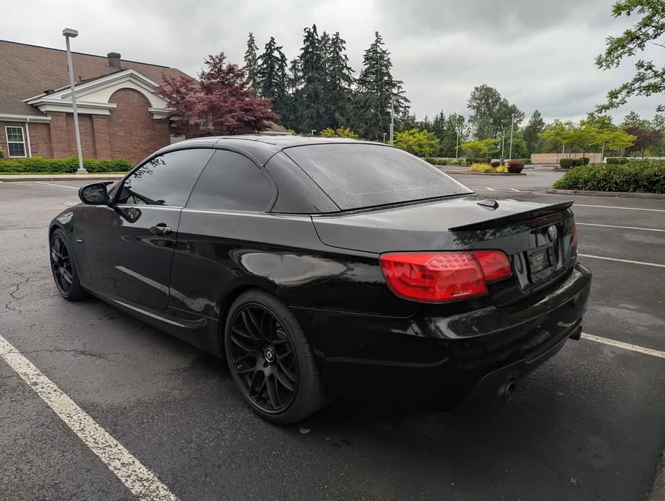 2012 BMW E93 335i Convertible - Image 15 of 20