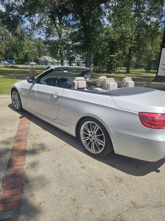 2012 BMW E93 335i Convertible - Image 2 of 7