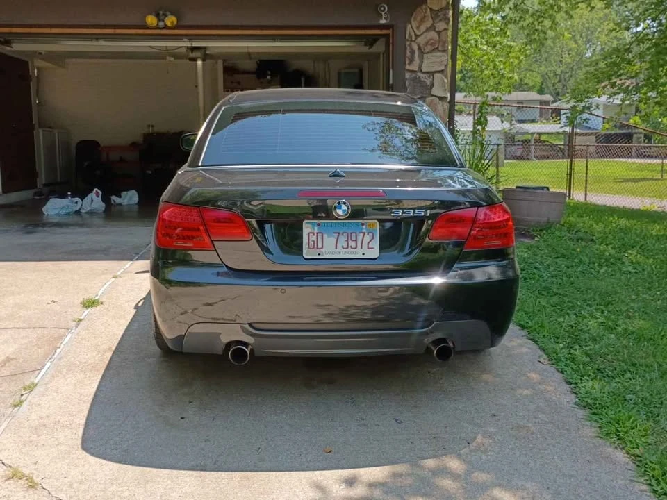 2012 BMW E93 335i Convertible - Image 2 of 9