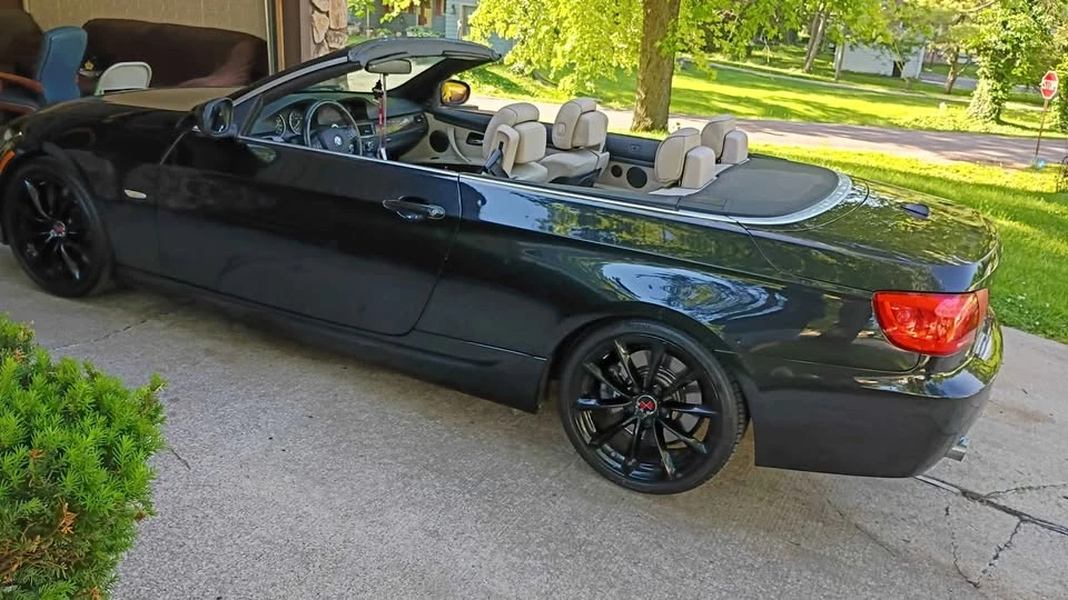 2012 BMW E93 335i Convertible - Image 5 of 9