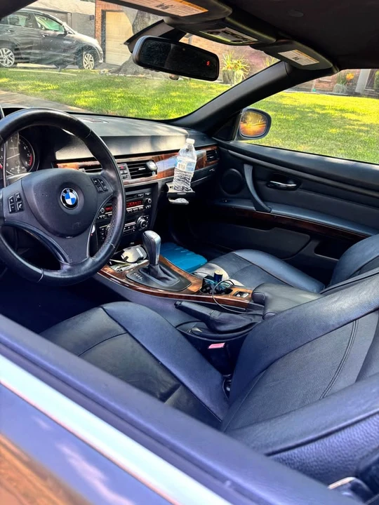 2012 BMW E93 335i Convertible - Image 4 of 9