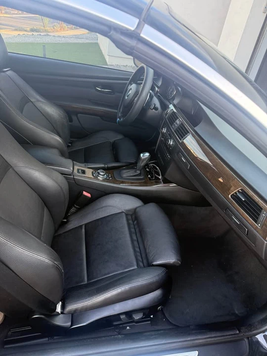 2012 BMW E93 335i Convertible - Image 11 of 12