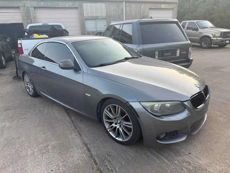 2012 BMW E93 335i Convertible - Image 4 of 4